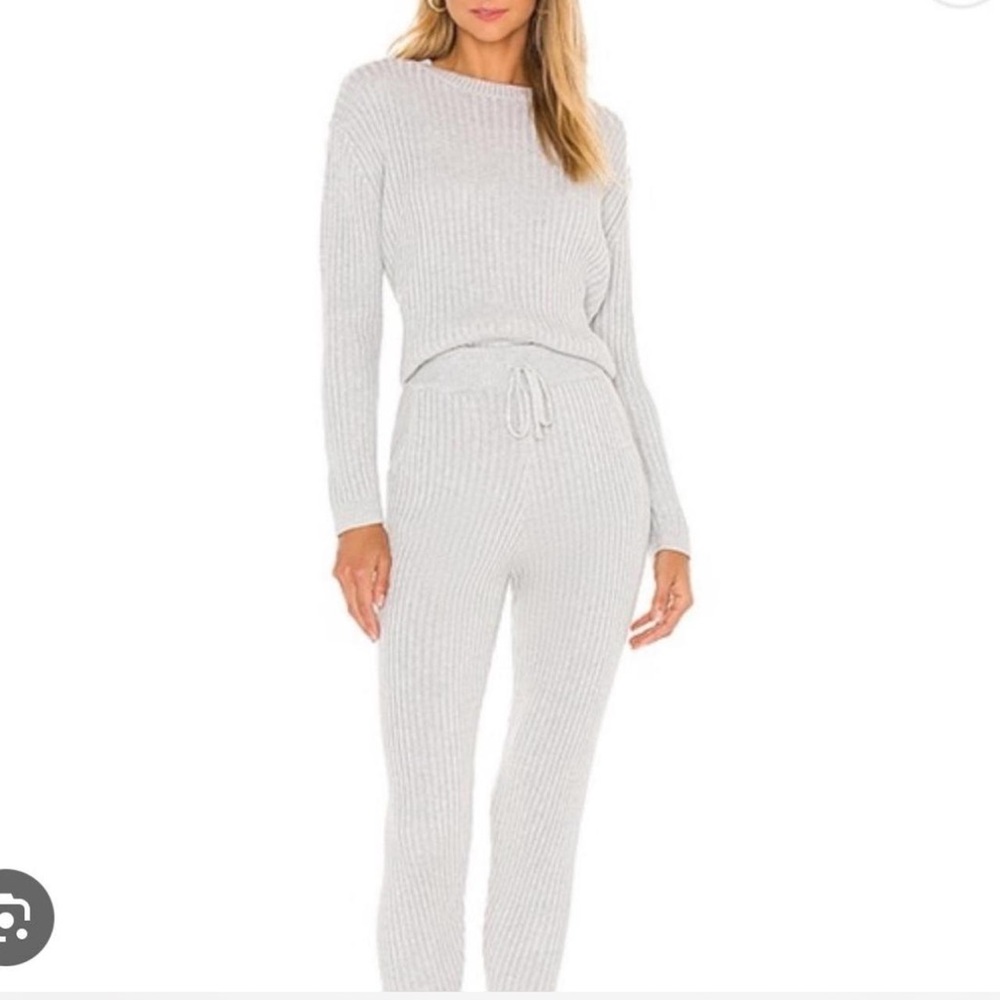 majorelle lounge set in gray